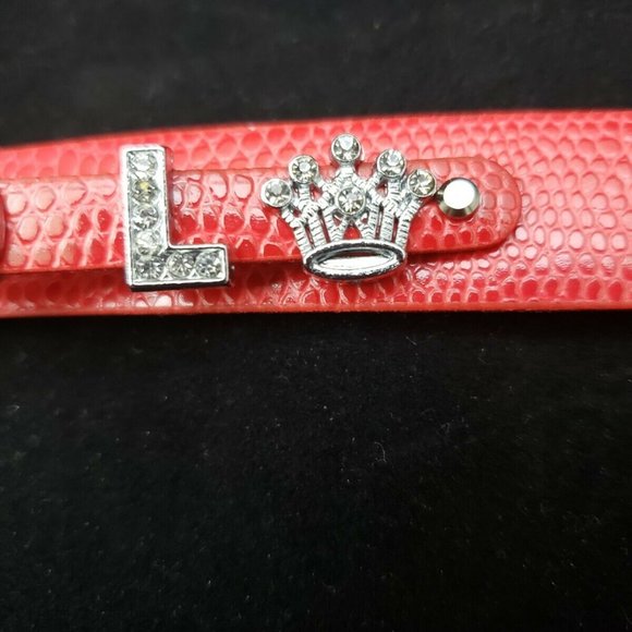 Yik Fung Red Leather Bracelet with "MOL" Crowns - Picture 3 of 7